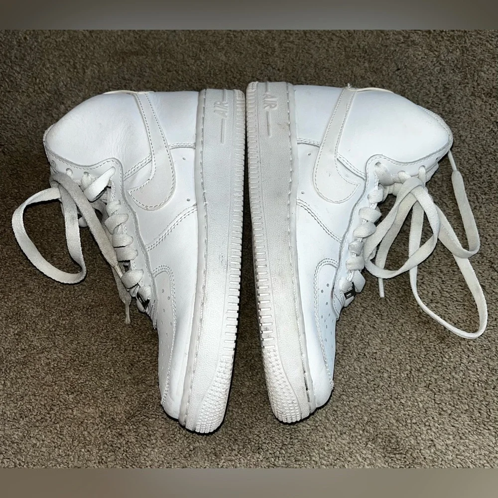 Nike Youth size 4Y White Air Force 1 High Top Sneakers